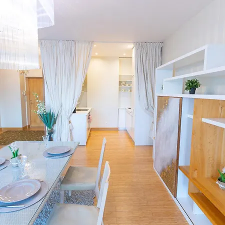 Appartamento Royal Penthouse Whith Free Parking Riga