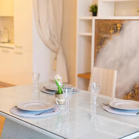 Royal Penthouse Whith Free Parking * ريغا